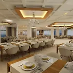 Sea Shell & Semesteranläggning (resort) Side